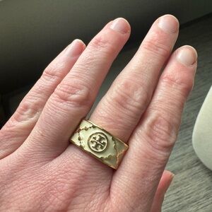 Tory Burch Enamel Gold and Cream Ring Logo 7